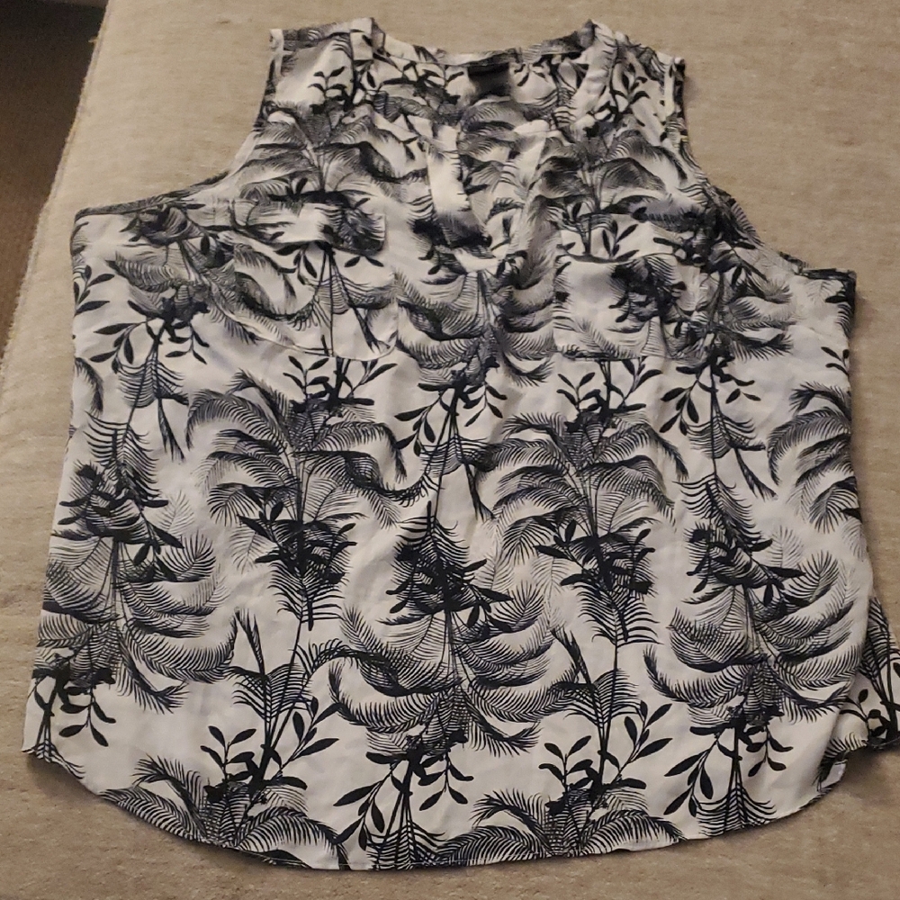 Worthington Black and White Botanical Print Blouse